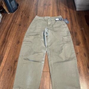 Universal Thread Olive Cropped Pants